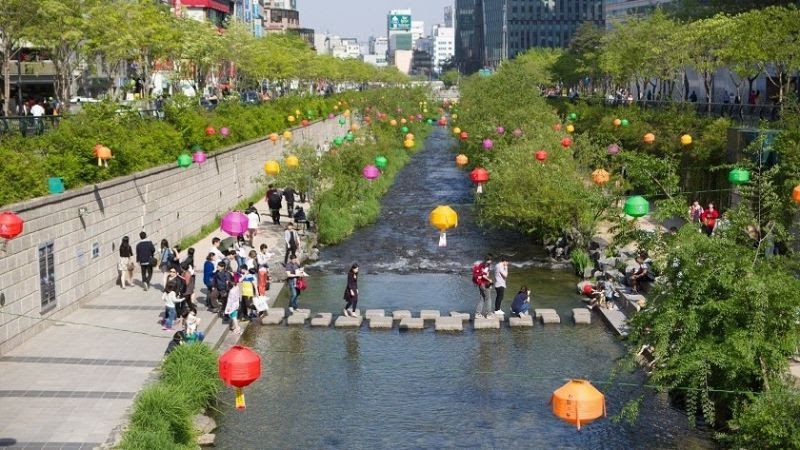 Seoul - suối Cheonggyecheon