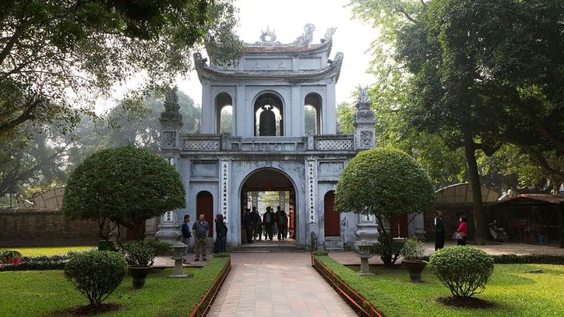 Travel to Ha Noi - Temple of Literature's main entrance gate