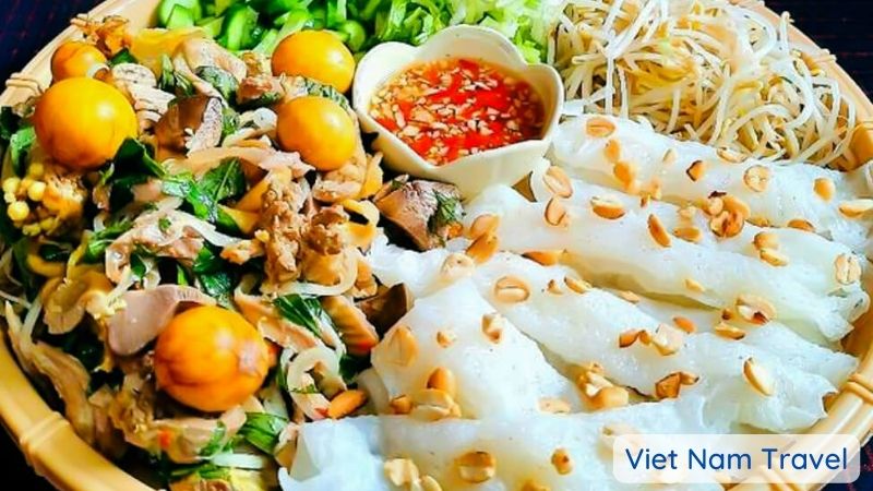 Da Lat Dishes - Wet Cake with Chicken and Ripe (Banh Uot Long Ga)