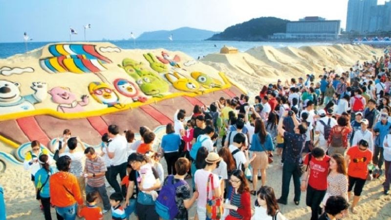 Lễ hội Hàn Quốc - tác phẩm nghệ thuật trên cát lấy cảm hứng từ các bộ phim hoạt hình